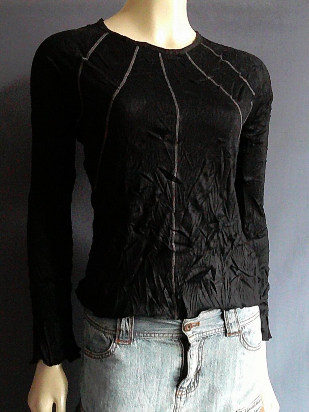 Kisca by Komarov Black Crinkled White Contrast Top 1 Sm